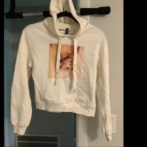 Ariana Grande sweater
